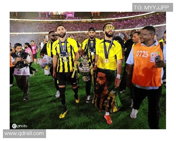 吉达联合正式签约安德莱赫特后卫西米奇加强防线实力